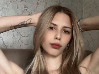 camwhore masturbating with dildo MayeRidenour