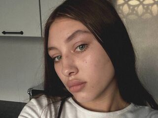 beautiful webcamgirl MeganGarney