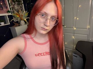 naughty cam girl fingering shaved pussy MilenaLima
