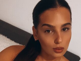 beautiful webcamgirl MillieDenver