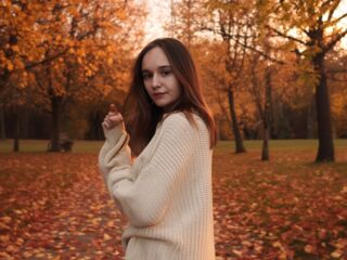 cam girl spreading pussy MillisaTravel