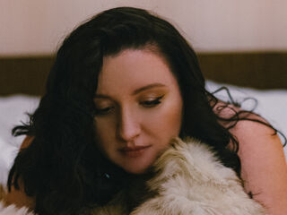 camgirl fingering pussy MonicaBare