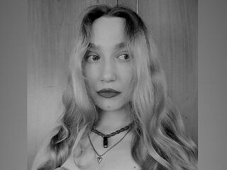 sexcam MonikaGreens