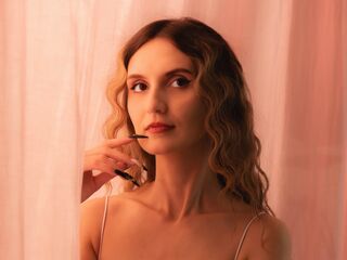 beautiful webcamgirl MoonSeraphine