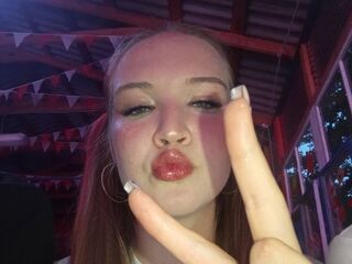 girl fingering pussy NelleCauthorne