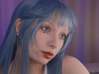 naughty cam girl fingering shaved pussy NicoleKreiz