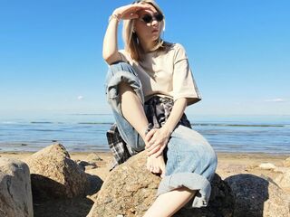 webcamgirl chat room ReathaBrier