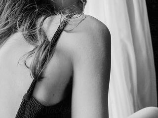 naked girl with live cam masturbating RemaRoy