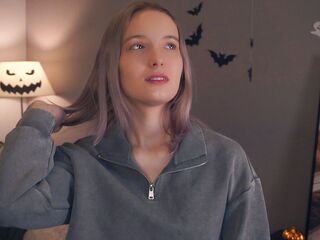 naked camgirl photo RessieKaua