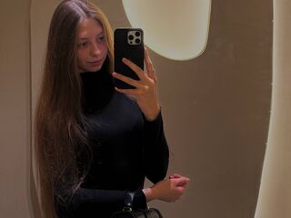 nude webcamgirl RoxanneSpector