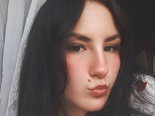 fingering girl webcam  SadeLanden