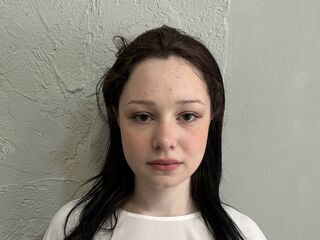 beautiful webcam girl SallyMilton