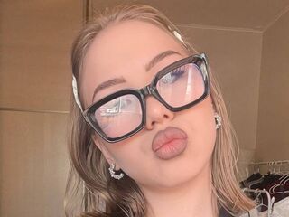 babe web cam SaraBaier