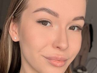 naughty camgirl masturbating with vibrator SherylMearing