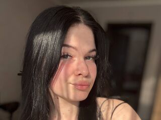 camslut naked ShonaMellerson