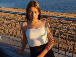 fingering webcamgirl SuziBarringer