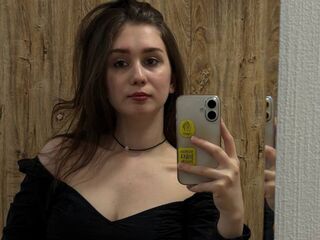 naughty camgirl masturbating with vibrator TerrilynTuckerma