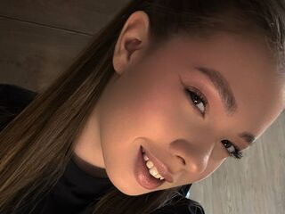 cam girl fingering pussy TessaSun