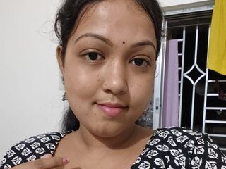 camgirl playing with vibrator TrishaSaha