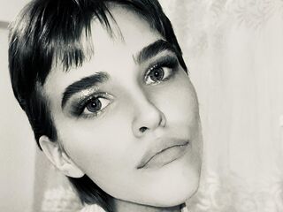 closeup webcam UdelaHailey